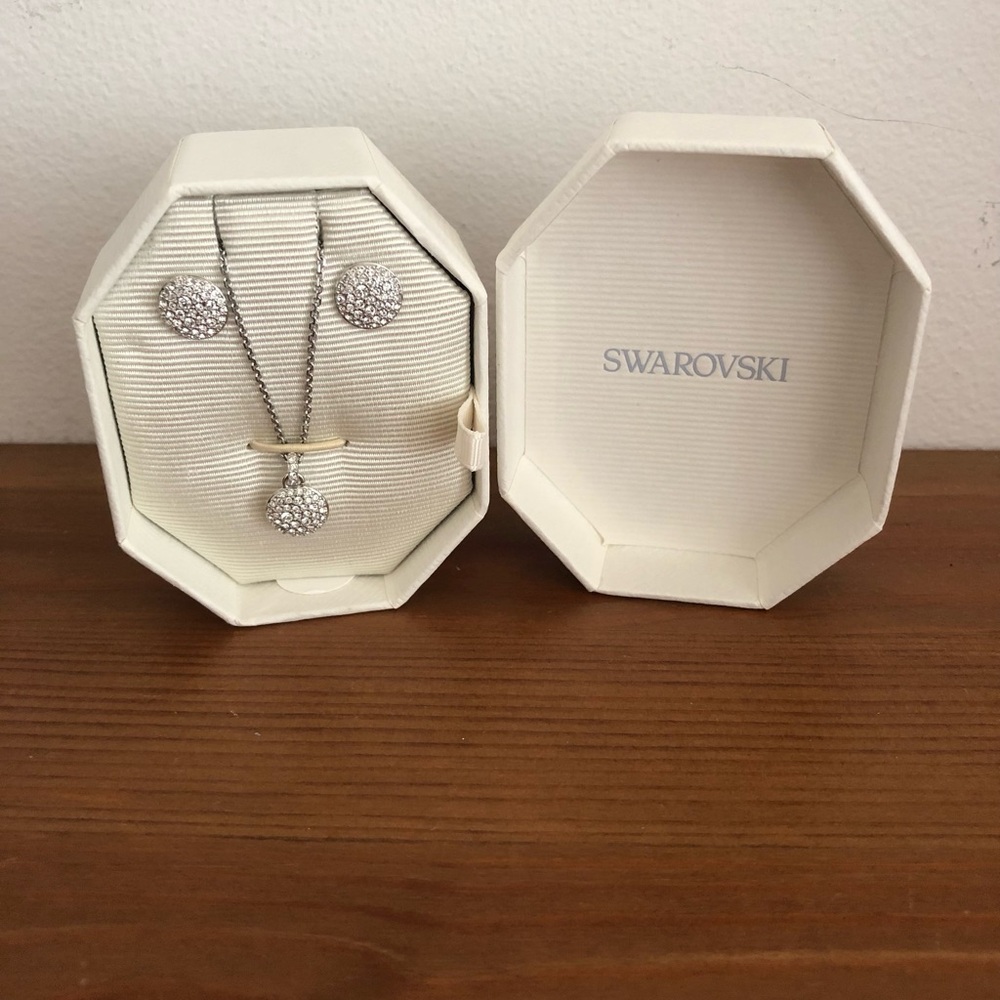 Swarovski Silver Crystal Earrings and Necklace Set